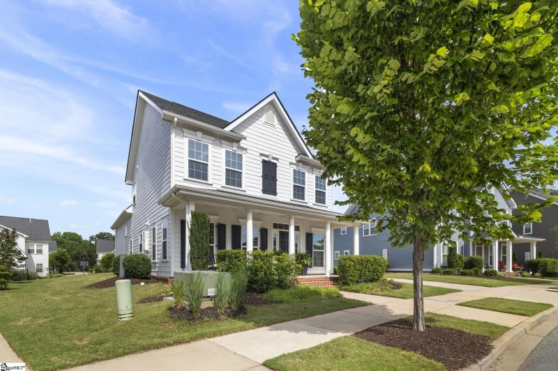 Property image 2 at 304 Verlin Drive, Greenville, SC 29607