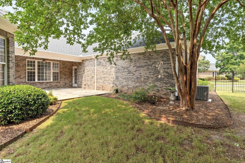 Property image 4 at 5 Fenland Drive, Greenville, SC 29615-6700