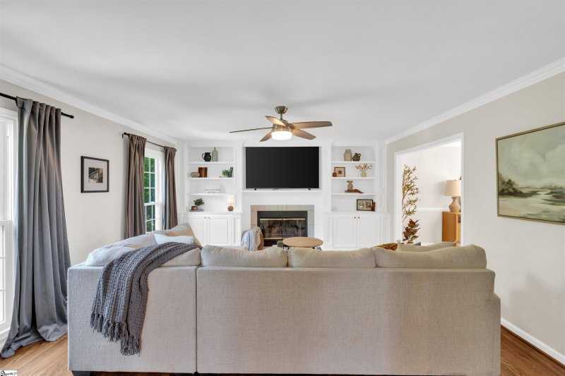 Property image 3 at 48 Oak Crest Court, Greenville, SC 29605