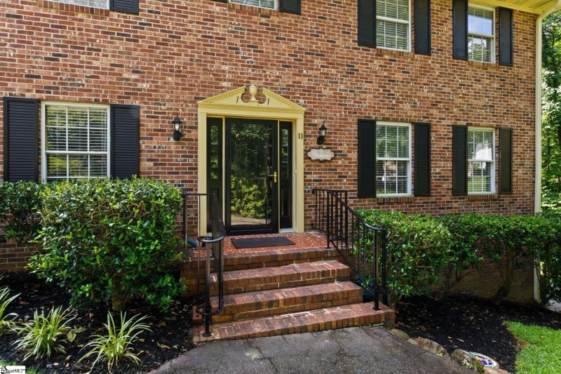 Property image 4 at 11 Elmwood Drive, Taylors, SC 29687