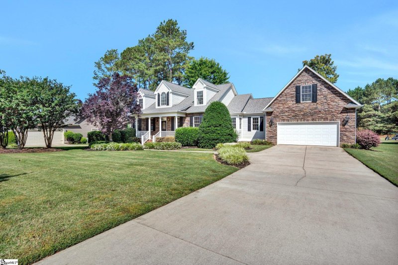 Property image 3 of 10 Laurelcrest Lane in Cherokee Valley, Travelers Rest, SC 29690-8188