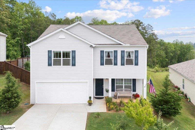 Lenhardt Grove, Easley Community