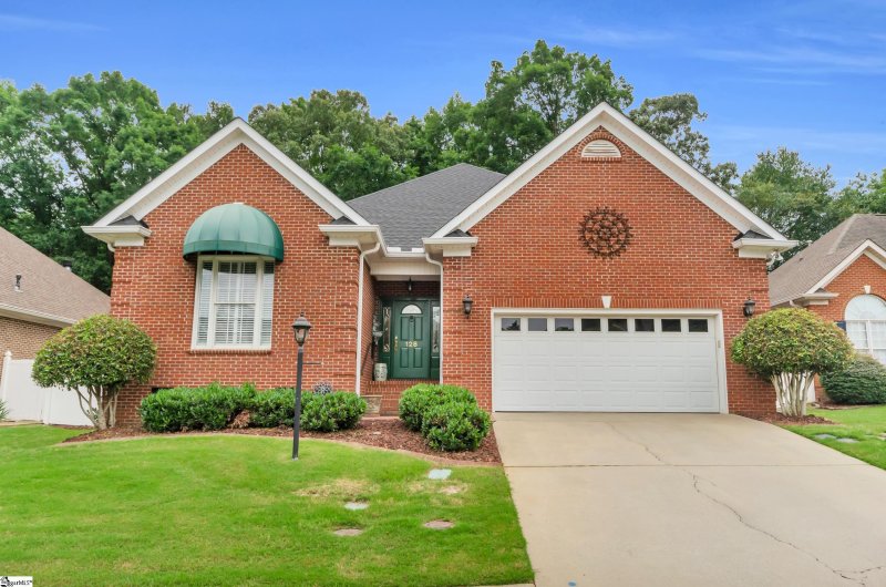 Property image 2 at 128 Banbury Circle, Simpsonville, SC 29681