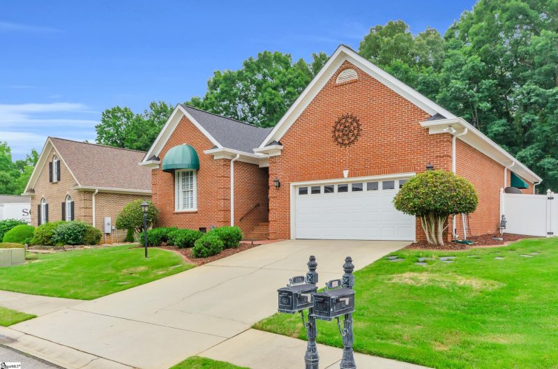 Property image 3 at 128 Banbury Circle, Simpsonville, SC 29681