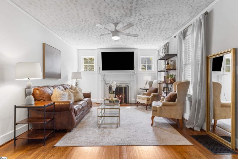 Property image 3 at 105 E Faris Road, Greenville, SC 29605