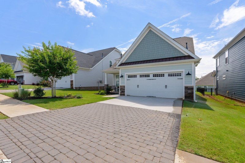 Property image 4 at 27 Mossycup Road, Taylors, SC 29687