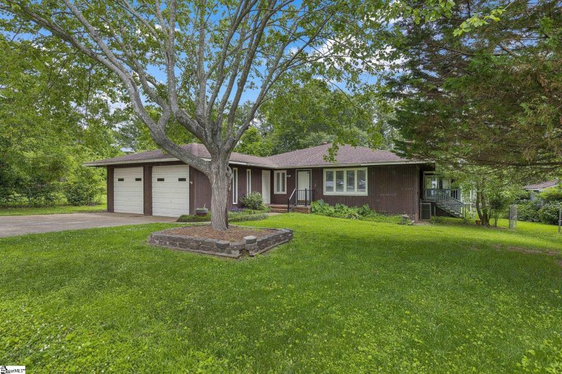 Property image 3 at 114 Tollgate Court, Simpsonville, SC 29681