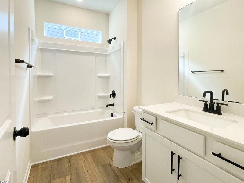 Property image 4 of 652 Columbus Circle in Greenrich Mill, Simpsonville, SC 29680