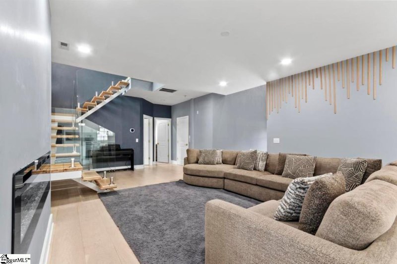 Property image 5 of 519 Forest Shoals Lane in Woodsberry, Duncan, SC 29334