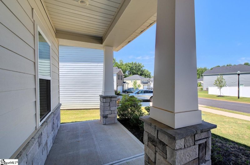 Property image 3 of 542 Silverado Avenue in Arden Woods, Greenville, SC 29605