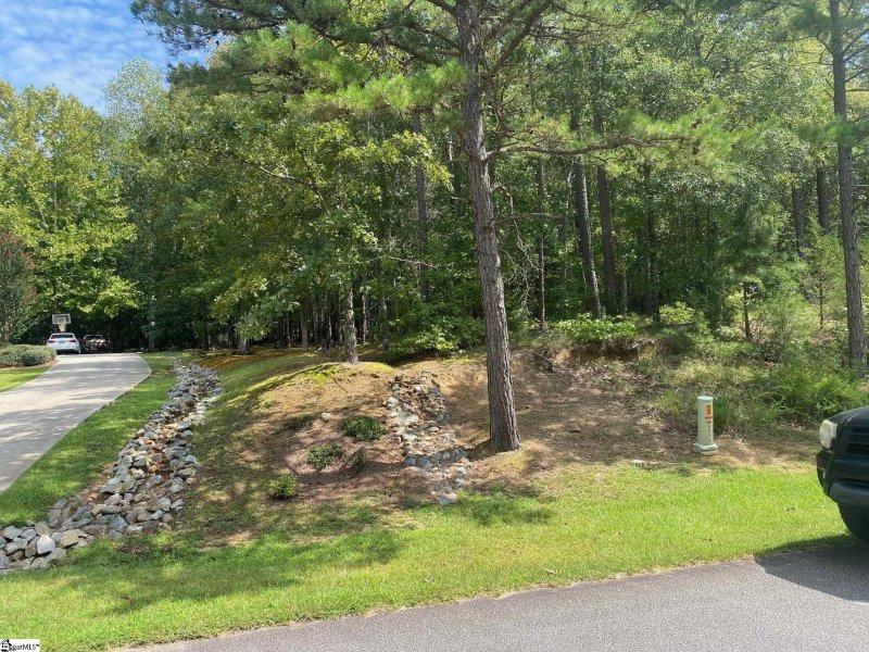 Property image 4 of 203 W Peninsula Drive in Lake Rabon Estates, Laurens, SC 29360