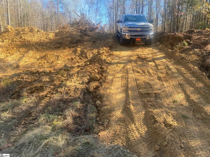 Property image 5 of 203 W Peninsula Drive in Lake Rabon Estates, Laurens, SC 29360