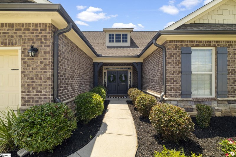 Property image 3 at 100 Dartford Court, Easley, SC 29642