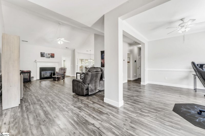 Property image 3 at 408 Cotton Hall Court, Simpsonville, SC 29680