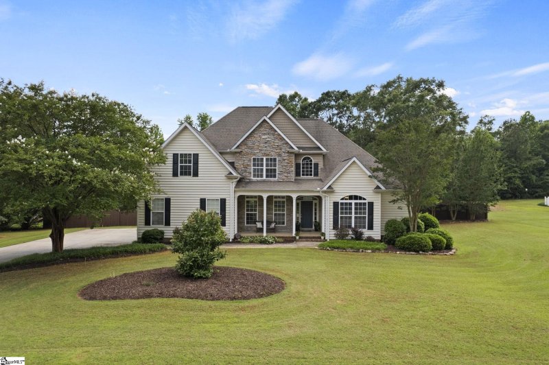 Property image 2 at 6 Mandarin Circle, Taylors, SC 29687