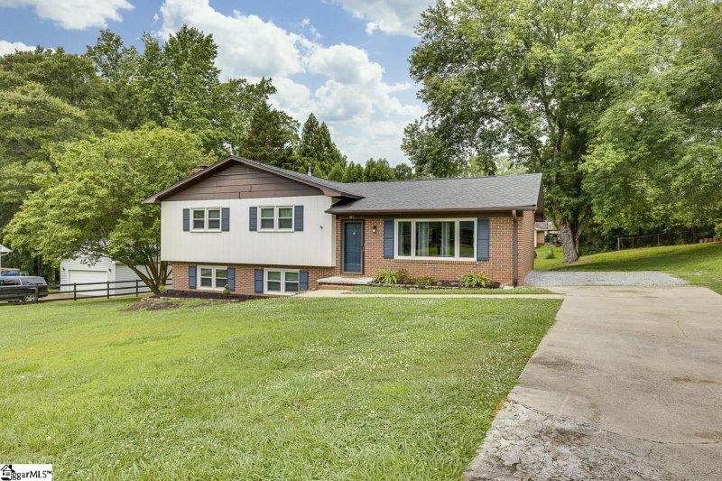 Property image 2 at 211 Hillandale Road, Liberty, SC 29657