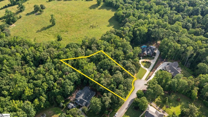 Property image 5 at 107 Woodland Hills Lane, Fountain Inn, SC 29644