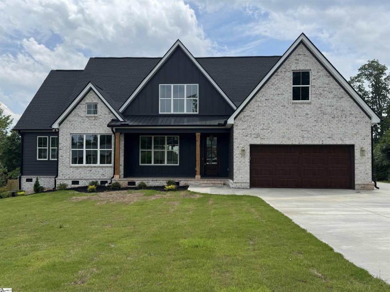 Burgiss Hills, Greer Community