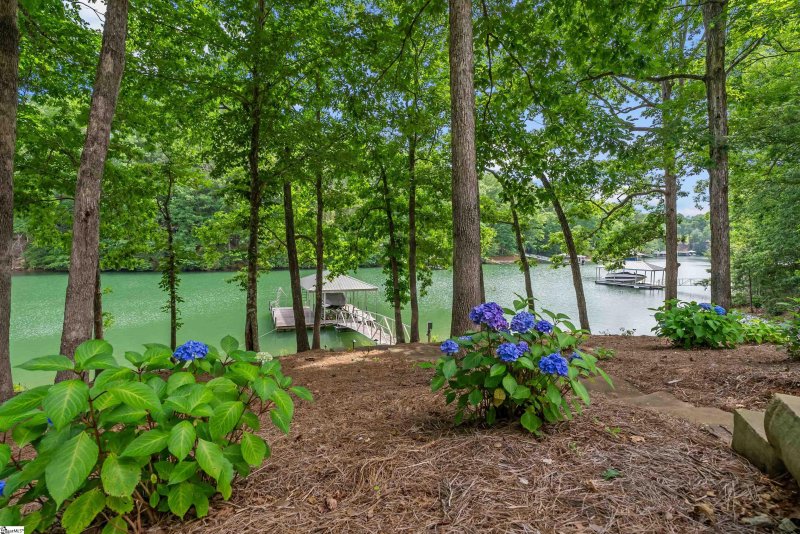 Property image 2 at 548 Riverstone Drive, Salem, SC 29676