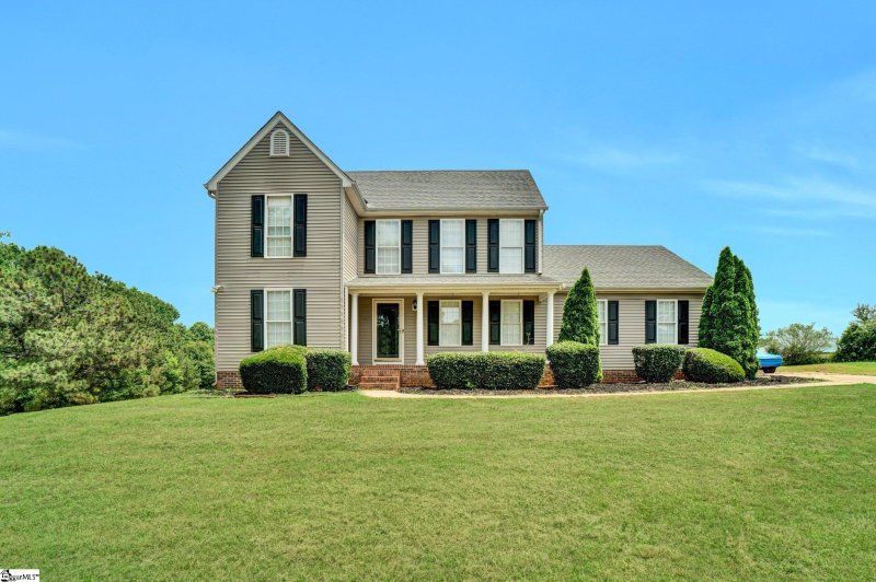 104 Foghorn Court
