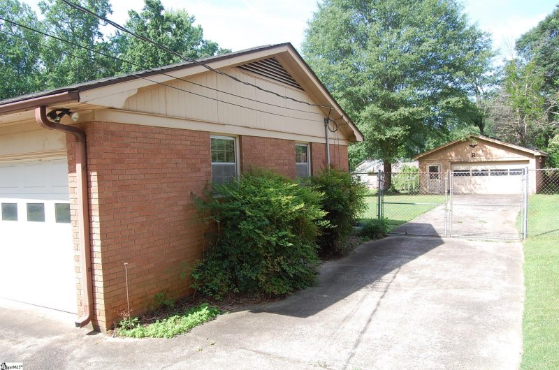 Property image 3 at 16 Heathwood Circle, Taylors, SC 29687