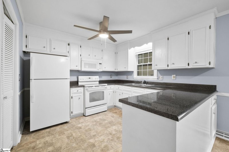 Property image 4 at 200 Barry Drive, Greer, SC 29650