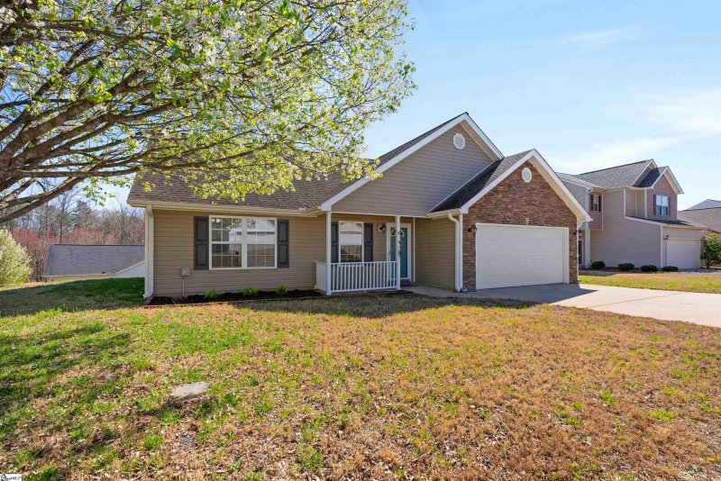 Property image 3 at 640 Slippery Moss Drive, Spartanburg, SC 29303