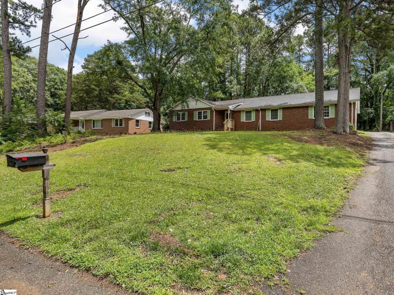 Property image 3 of 308 Pine Lake Court in Woodland Heights, Spartanburg, SC 29301