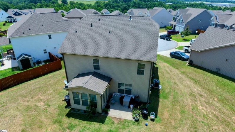 Property image 4 of 406 Willow Grove Way in Shackleburg Farms, Anderson, SC 29631-4541