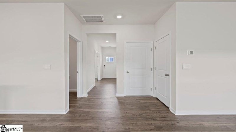 Property image 2 of 1041 Roleson Way in Hunters Ridge, Woodruff, SC 29388