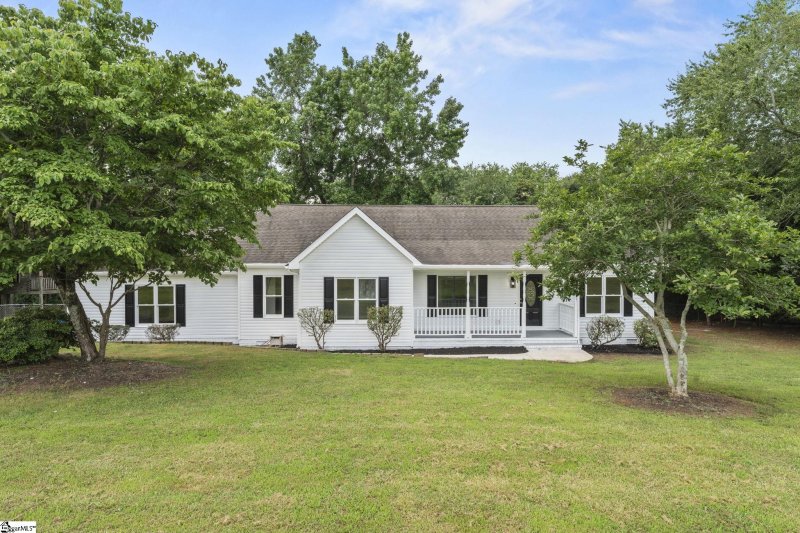 Property image 2 of 2005 Gap Creek Road in Country Club Estates, Greer, SC 29651-5927