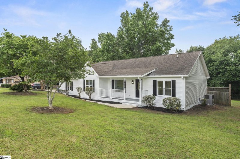 Property image 3 of 2005 Gap Creek Road in Country Club Estates, Greer, SC 29651-5927