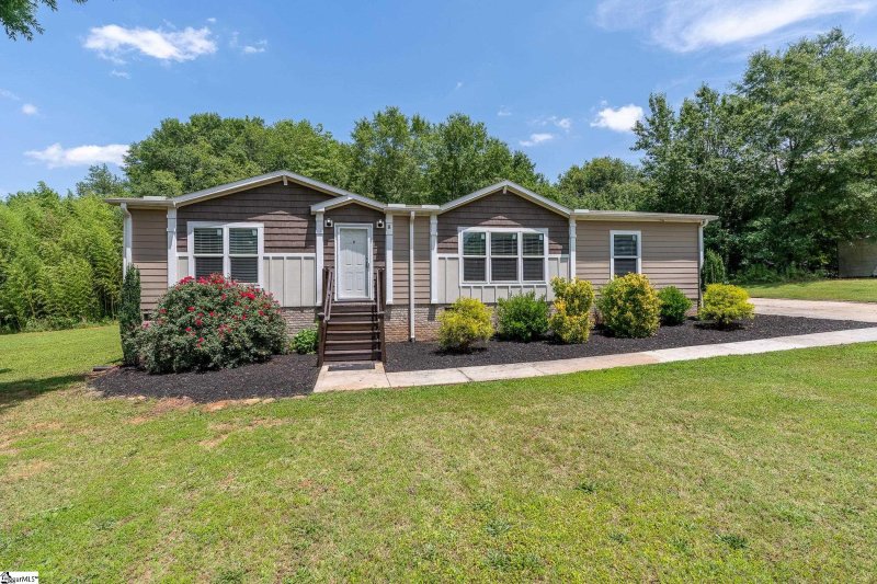 Property image 3 at 8 Mandalay Court, Pelzer, SC 29669