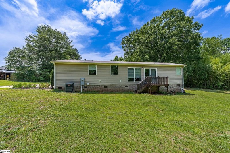 Property image 4 at 8 Mandalay Court, Pelzer, SC 29669