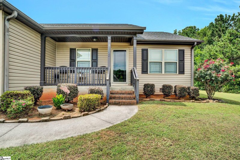 Property image 3 at 102 Tea Leaf Court, Anderson, SC 29626