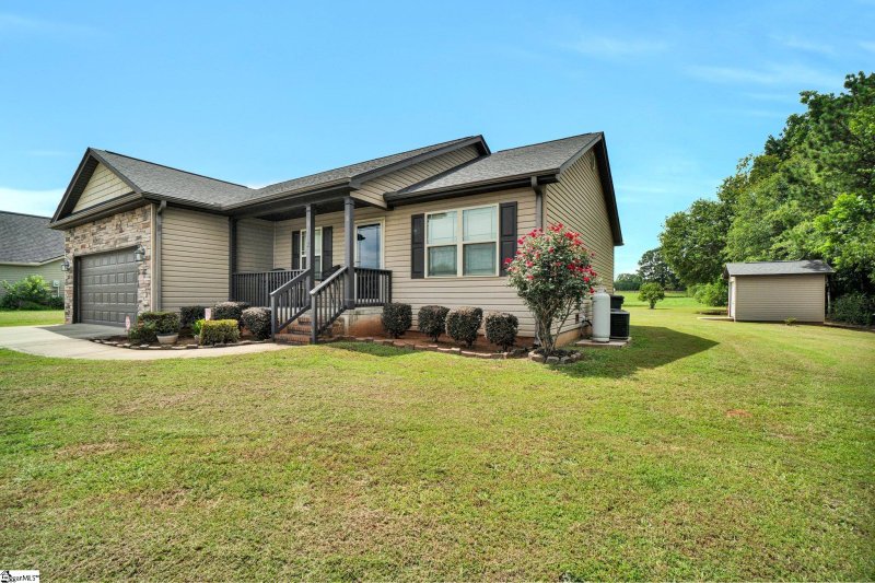 Property image 4 at 102 Tea Leaf Court, Anderson, SC 29626