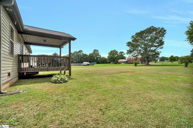 Property image 5 at 102 Tea Leaf Court, Anderson, SC 29626