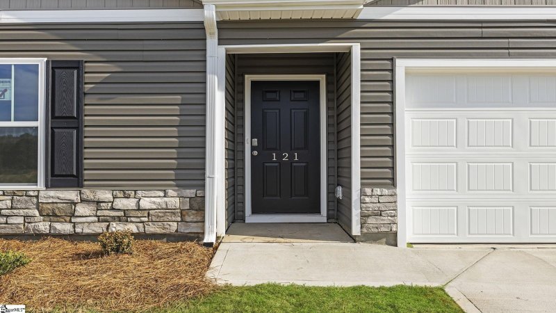 Property image 3 at 121 Elgin Drive, Laurens, SC 29360