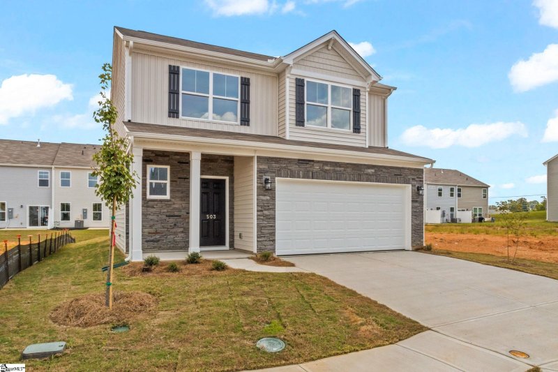 Property image 2 of 503 Metz Drive in Bellevue, Greenville, SC 29611