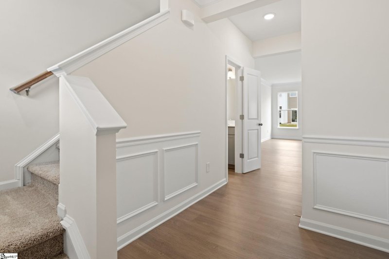 Property image 4 of 409 Metz Drive in Bellevue, Greenville, SC 29611