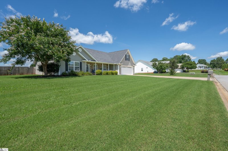 Property image 2 at 6 Gratiot Lane, Greer, SC 29651