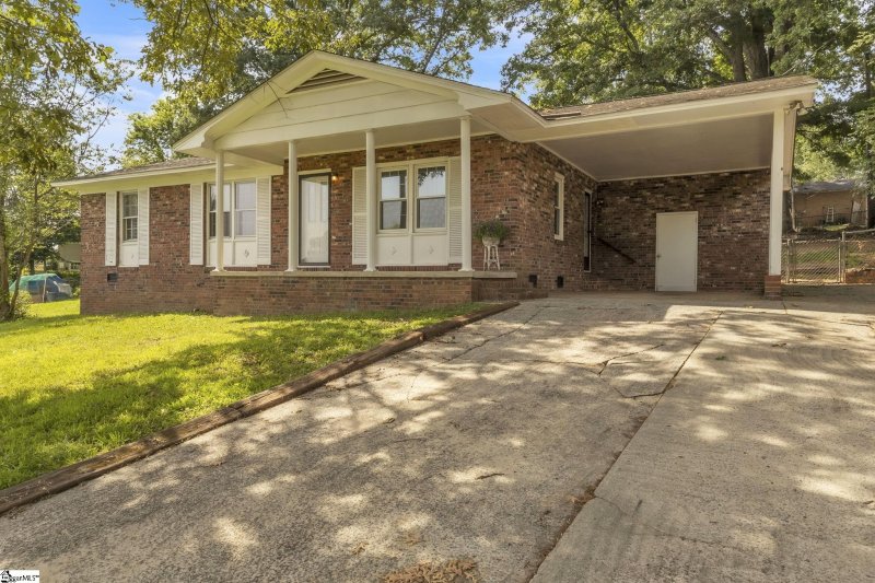 Property image 3 at 6 Kathryan Circle, Greenville, SC 29605