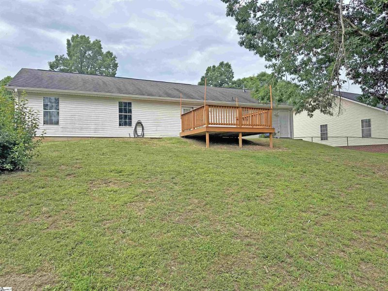 Property image 4 at 524 Country Gardens Drive, Fountain Inn, SC 29644