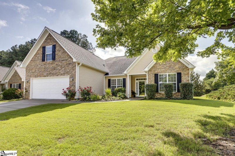 Property image 2 of 4 Hanging Moss Lane in Shadow Moss, Greenville, SC 29615