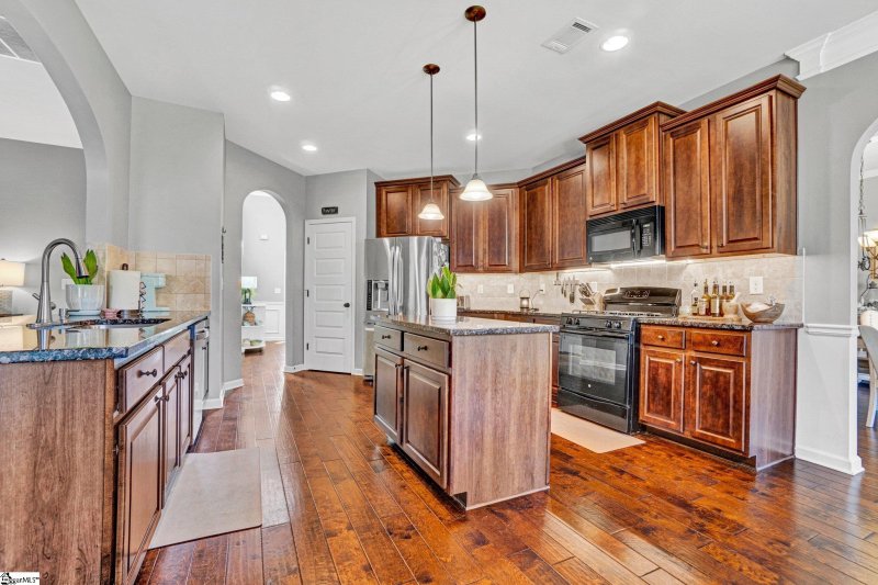 Property image 5 of 112 Cameron Creek Lane in Cameron Creek, Simpsonville, SC 29681