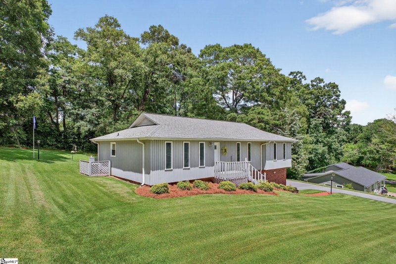 Property image 2 at 306 Verner Drive, Greenville, SC 29617