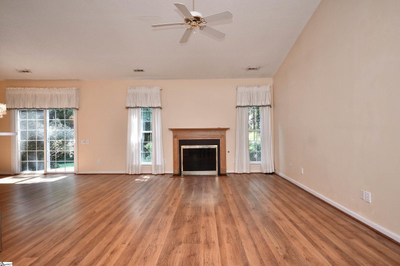 Property image 4 at 30 Glencove Court, Simpsonville, SC 29681