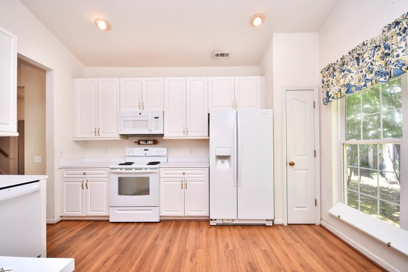 Property image 5 at 30 Glencove Court, Simpsonville, SC 29681