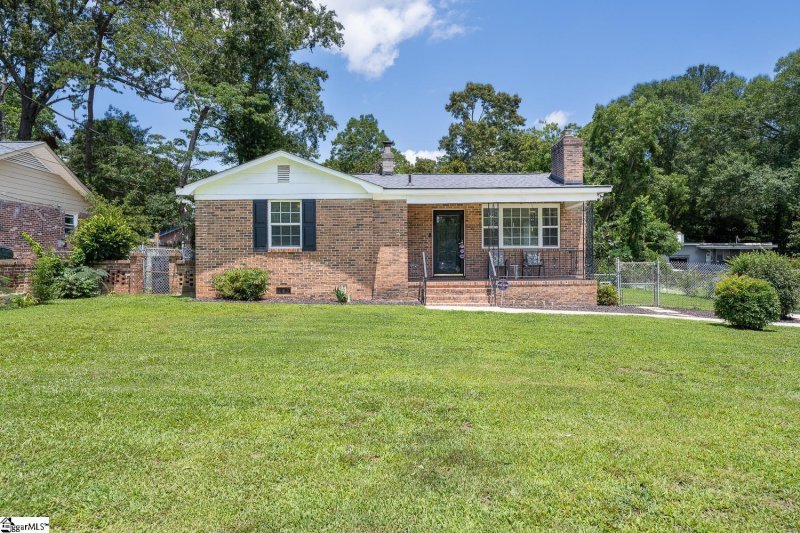 Property image 2 at 100 Maggie Street, Greenville, SC 29605-3661