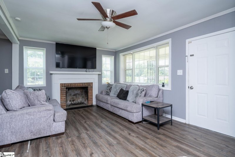 Property image 4 at 100 Maggie Street, Greenville, SC 29605-3661